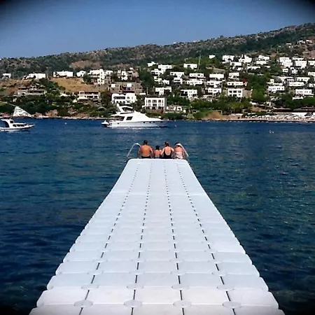 Gliss & Gundogan (Bodrum)